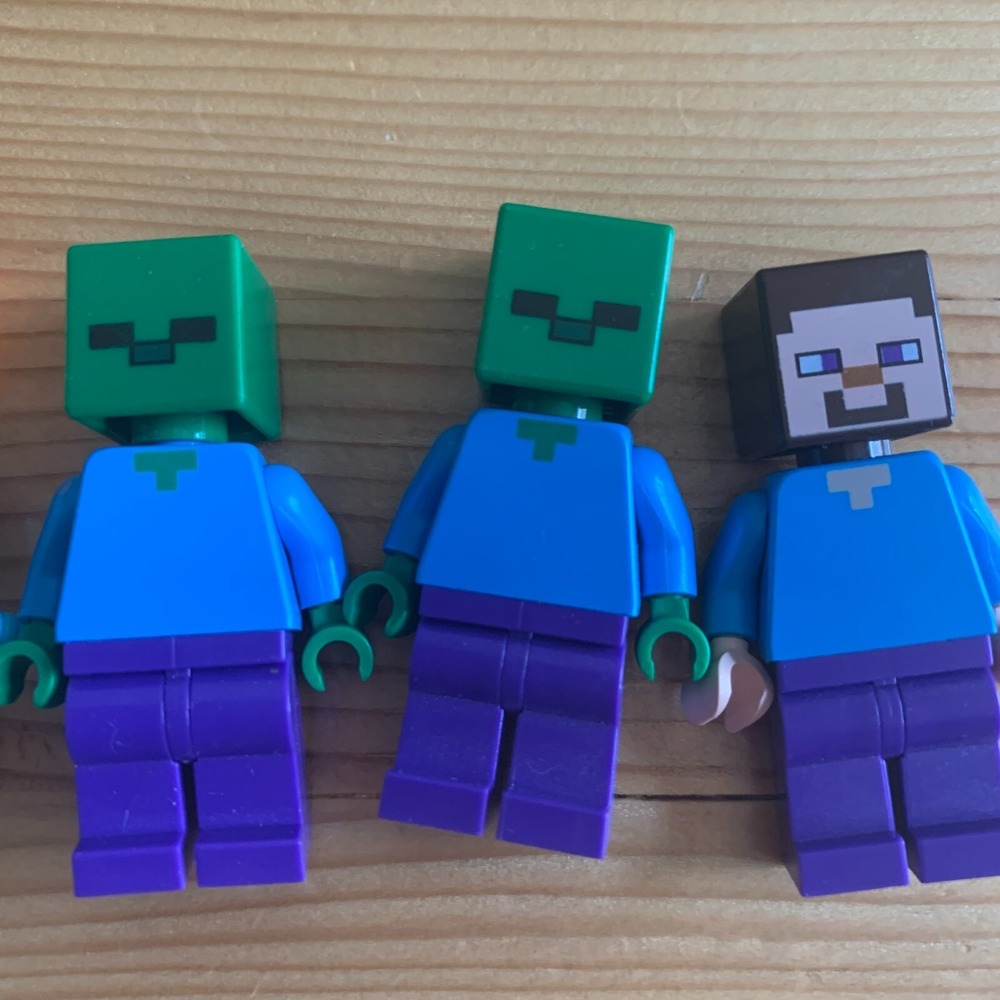 LEGO Minecraft Minifigure Lot of 5 Steve Alex Zombie Figures with Accessories - Picture 3 of 3